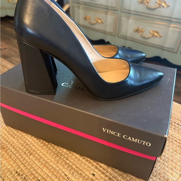 Vince Camuto Classic Black Heels - Picture 3 of 9